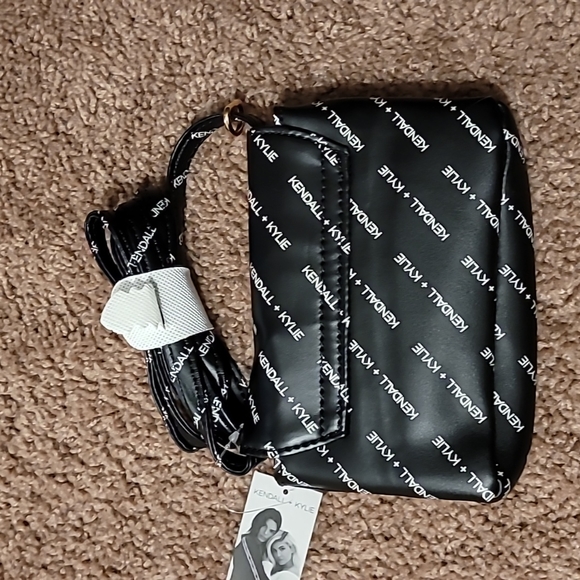 NWT Kendall & Kylie crossbody bag NWT Kendall & Kylie crossbody bag NWT … - Picture 15 of 17